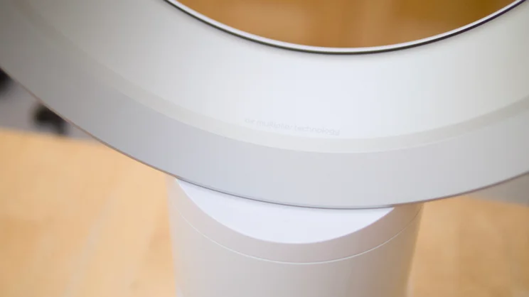 A close up of the Dyson logo on the Cool CF1 fan